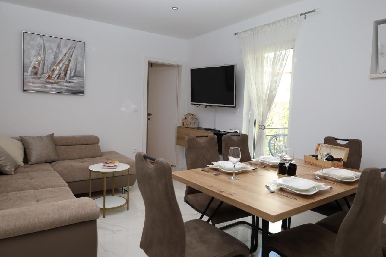 Ferienwohnung Dalmata D Podstrana Exterior foto